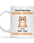 Taza con diseño de perro o gato sirviente humano personalizable en vivo (¡hasta 4 mascotas!)