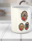 Taza con corona navideña personalizada para 3 mascotas