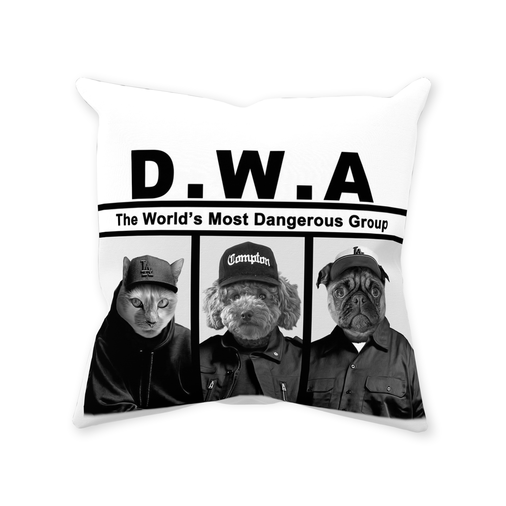 Cojín personalizado para 3 mascotas 'DWA (Doggos With Attitude)'